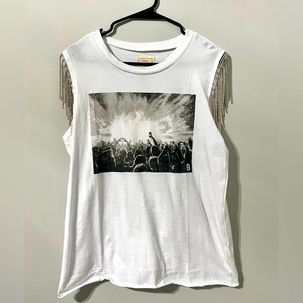 Sterling & Stitch rhinestone fringe sleeve graphic tee